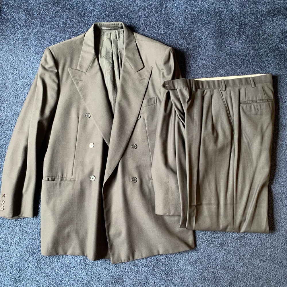Dapper 1990 Brioni Men’s Two Piece Suit